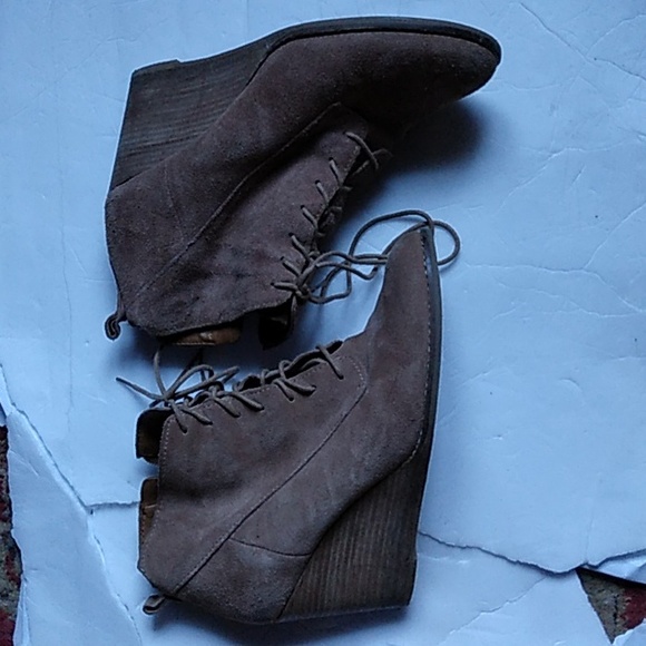 Lucky brand lace up ankle boots - Picture 1 of 7